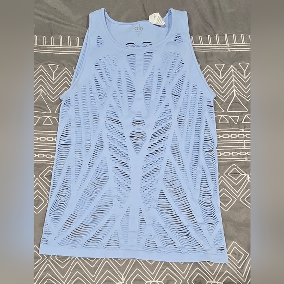 ALO Yoga Vixen Fitted Yoga Tank Top In Light Blue Size Large - Picture 1 of 8